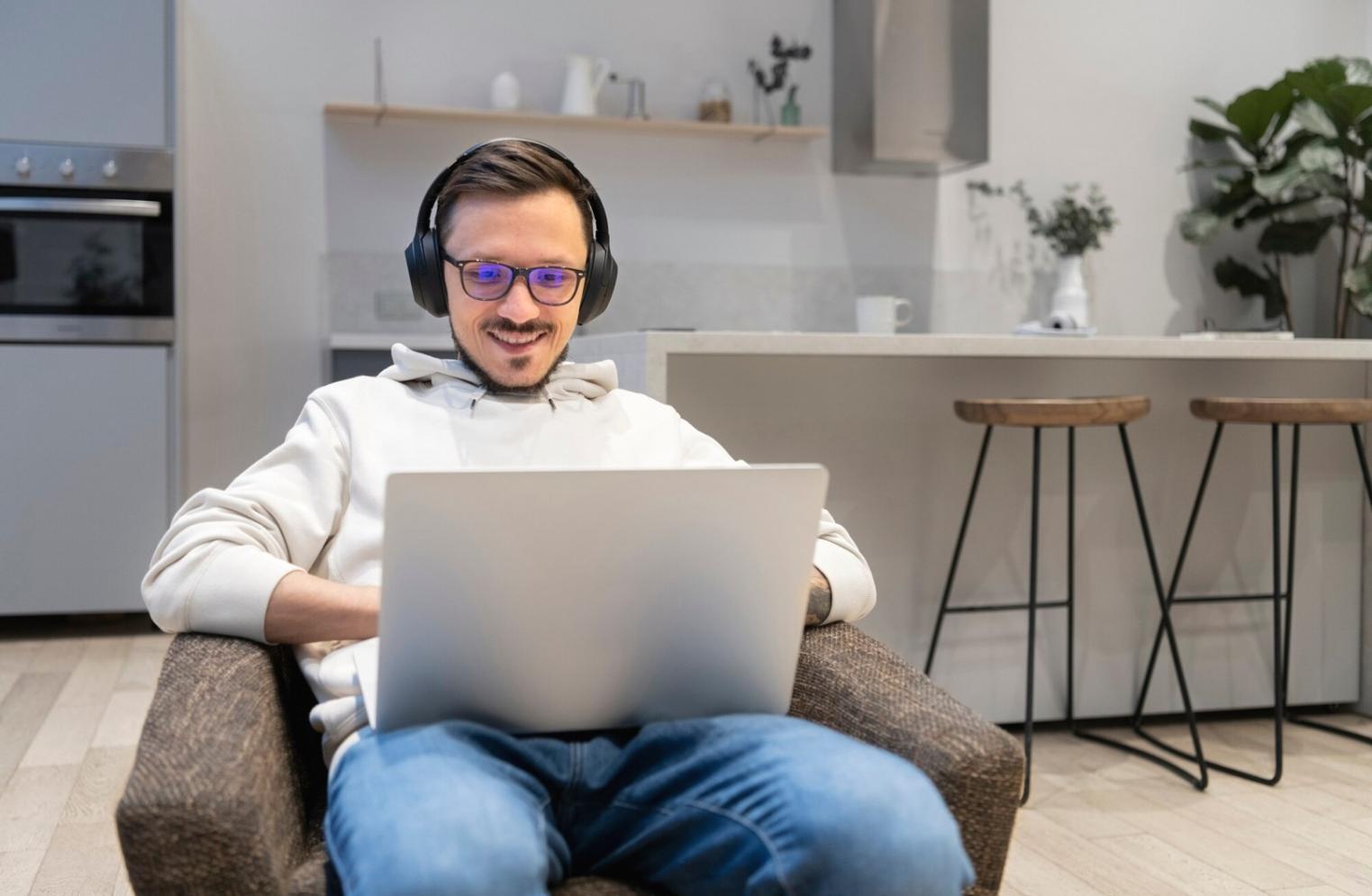 Professionelles Team bei strategischer Beratung und Finanzplanung